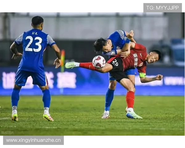 上海申花防守稳固,但进攻乏力制约领先优势扩大 上海申花防守稳固,但进攻乏力制约领先优势扩大